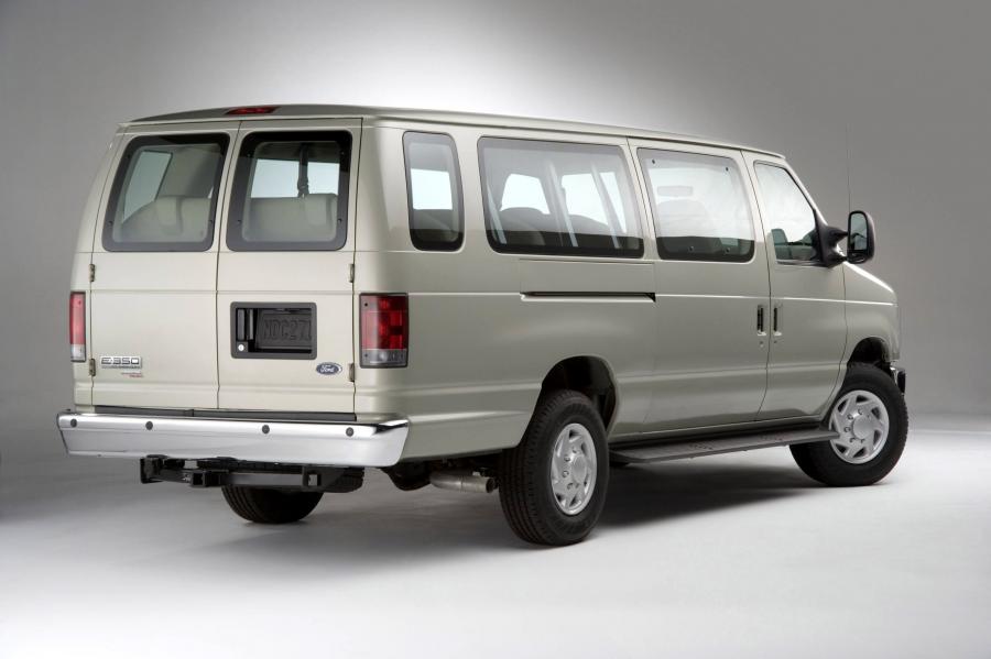  Ford E Series 2008 года  (фото 2 из 43)